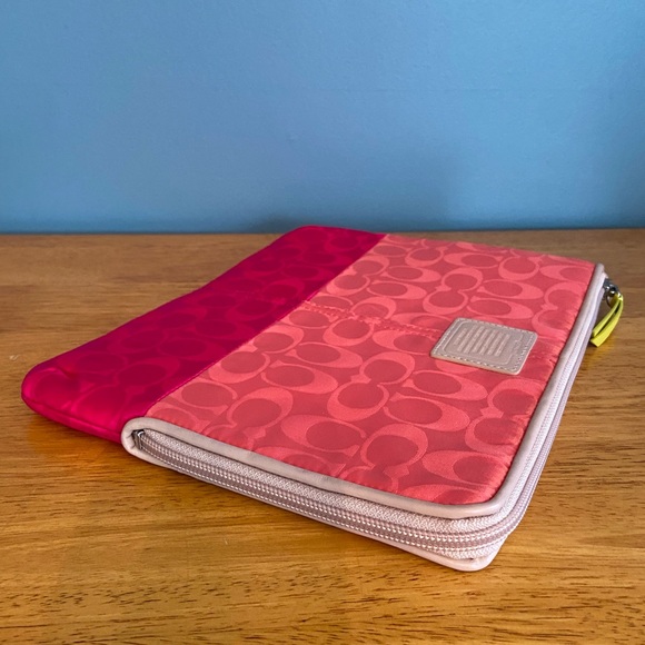 Coach tablet Case - Picture 11 of 15